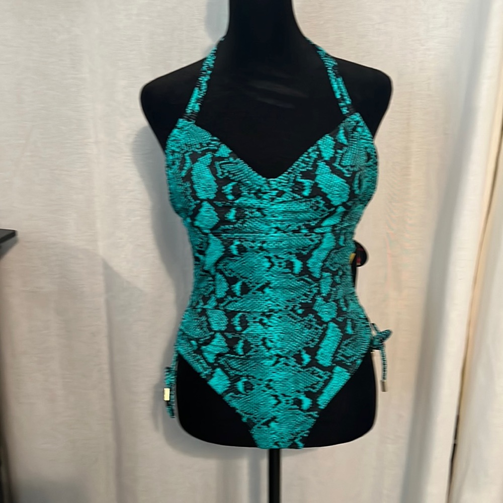 One piece swimsuit